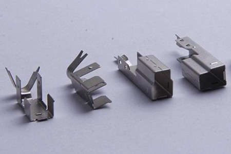 五金彈片加工時需要注意哪些事項？