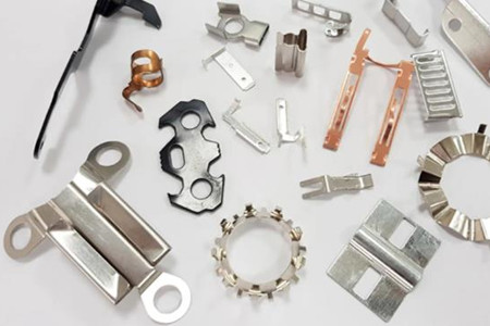 五金彈片的材料如何選擇？這份指南請(qǐng)收好！